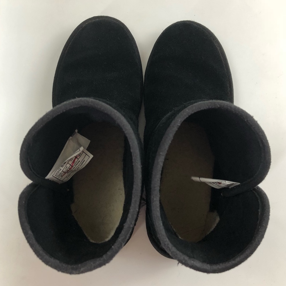 Ugg Short Boot - Picture 6 of 8